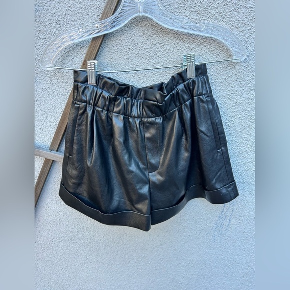 Alice + Olivia Reagan Vegan-Leather Paperbag Shorts Black New with Tags! - Picture 4 of 6